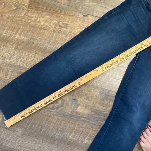 MOTHER THE RASCAL ANKLE SNIPPET IN A TRIP DOWN MEMORY LANE SUPER STRETCH DENIM - Picture 16 of 16